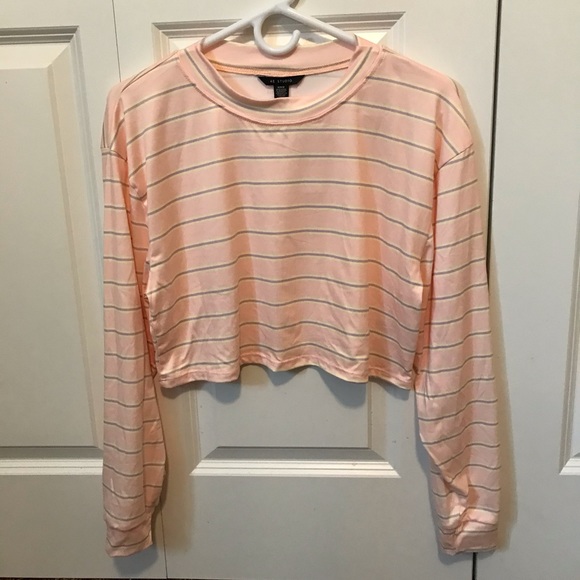 American Eagle Outfitters Tops - ❤️SALE❤️ NWT ! AE crop top